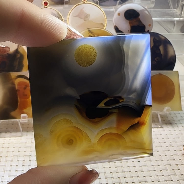 玛瑙/玉髓未镶嵌珠宝奇石