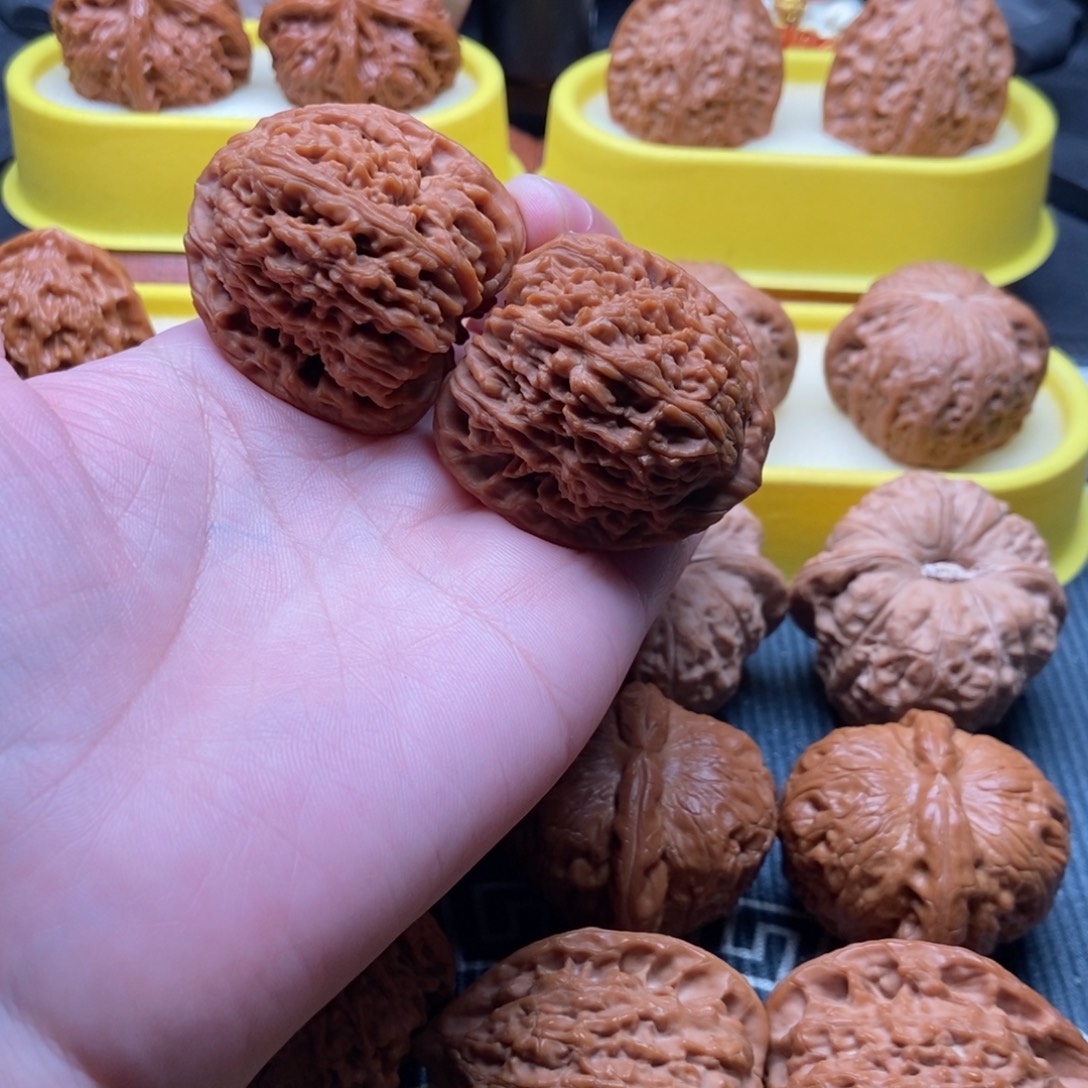 揍***嘴文玩核桃吊坠高炮南疆