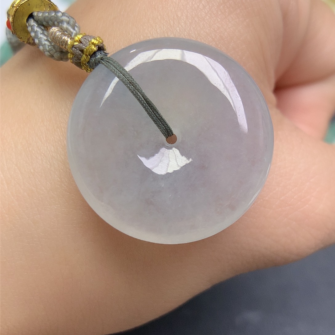 翡翠颈饰未镶嵌平安扣