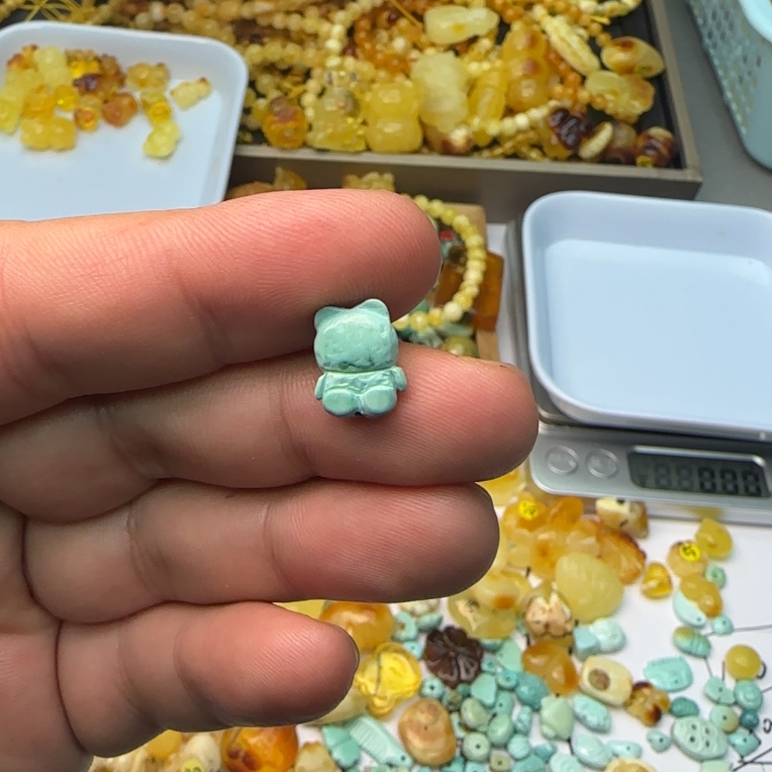 琥珀未镶嵌裸石0.77克