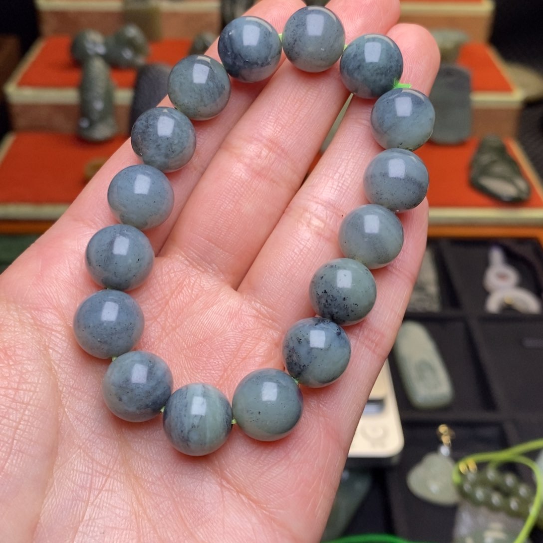 和田玉颈饰足铂镶嵌