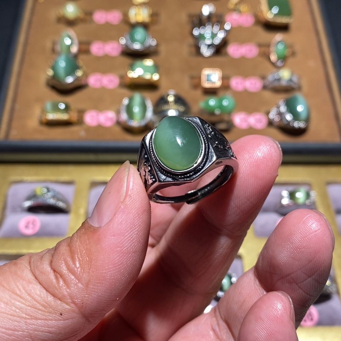 和田玉（碧玉）戒指未镶嵌