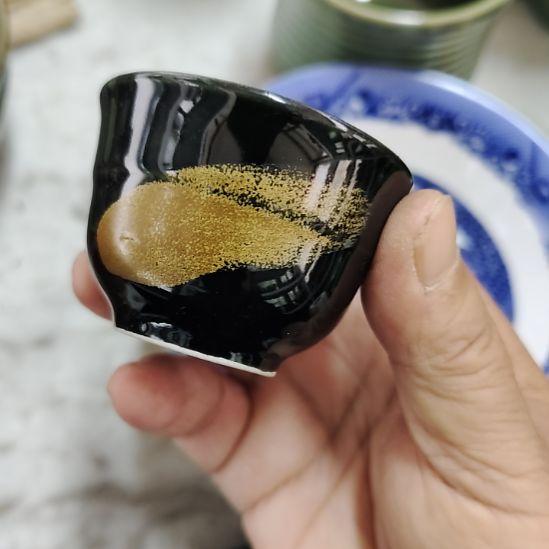 浮***墨瓷片五厂，七厂，瓷器摆件，瓷片！都有微瑕疵。