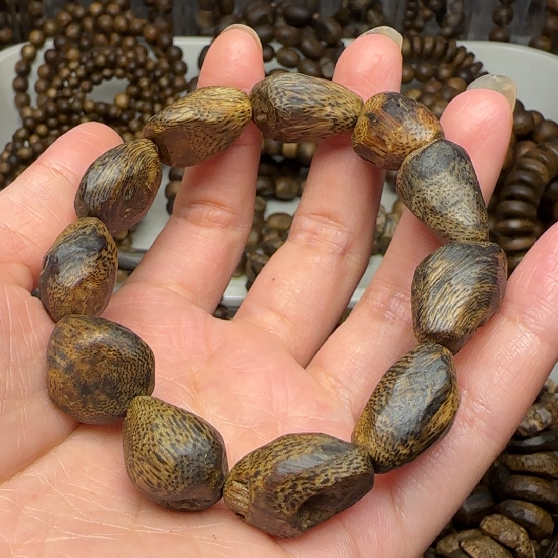 沉香手串用****3单圈树丁包头老料绿奇流油王15.8克