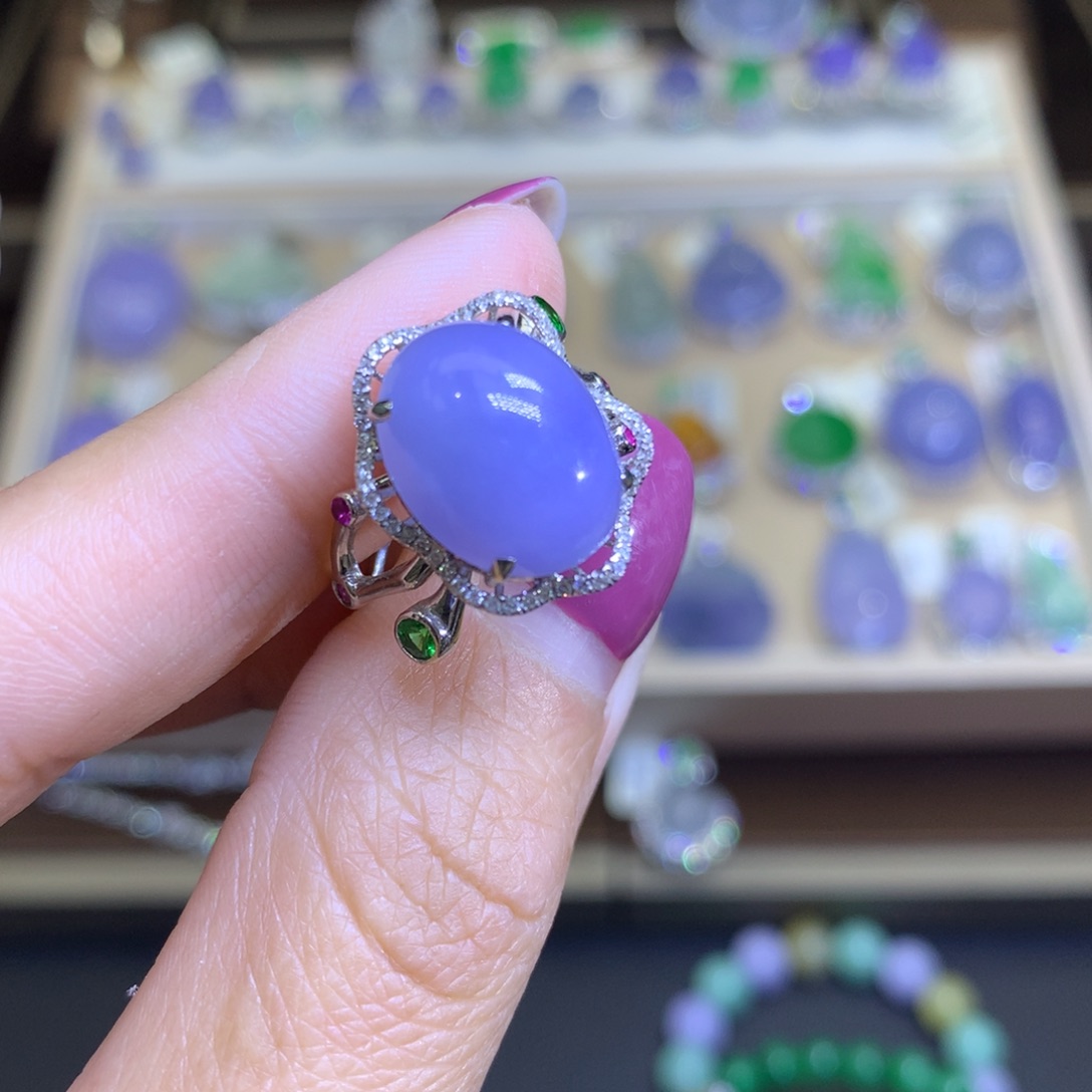 翡翠颈饰18K金镶嵌翡翠