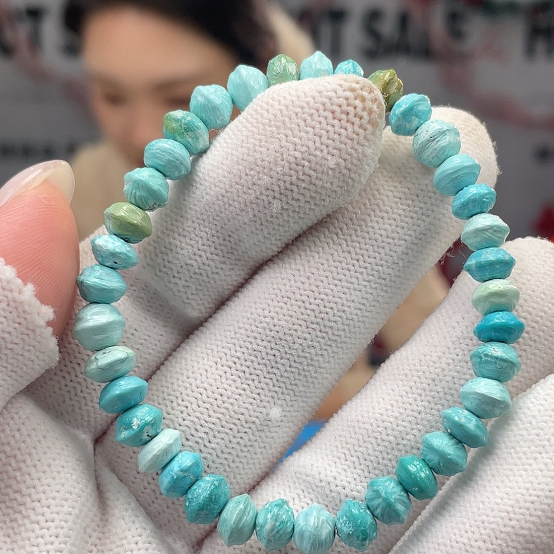 绿松石未镶嵌挂件