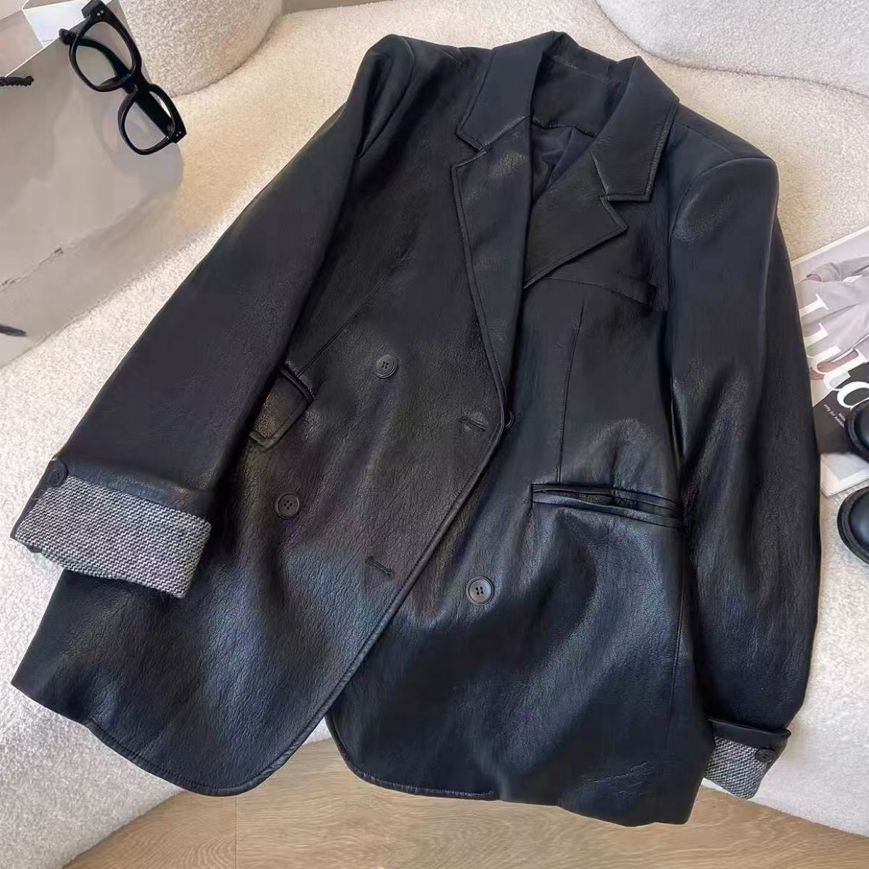 W阿薇-早秋欧货挽袖西服版皮衣外套
