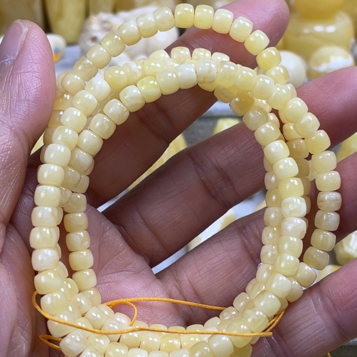 蜜蜡未镶嵌裸石14