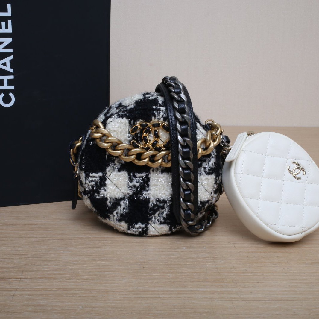 99新 Chanel/香奈儿 小花Jerry活动黑白 毛呢 28开 圆饼子母包