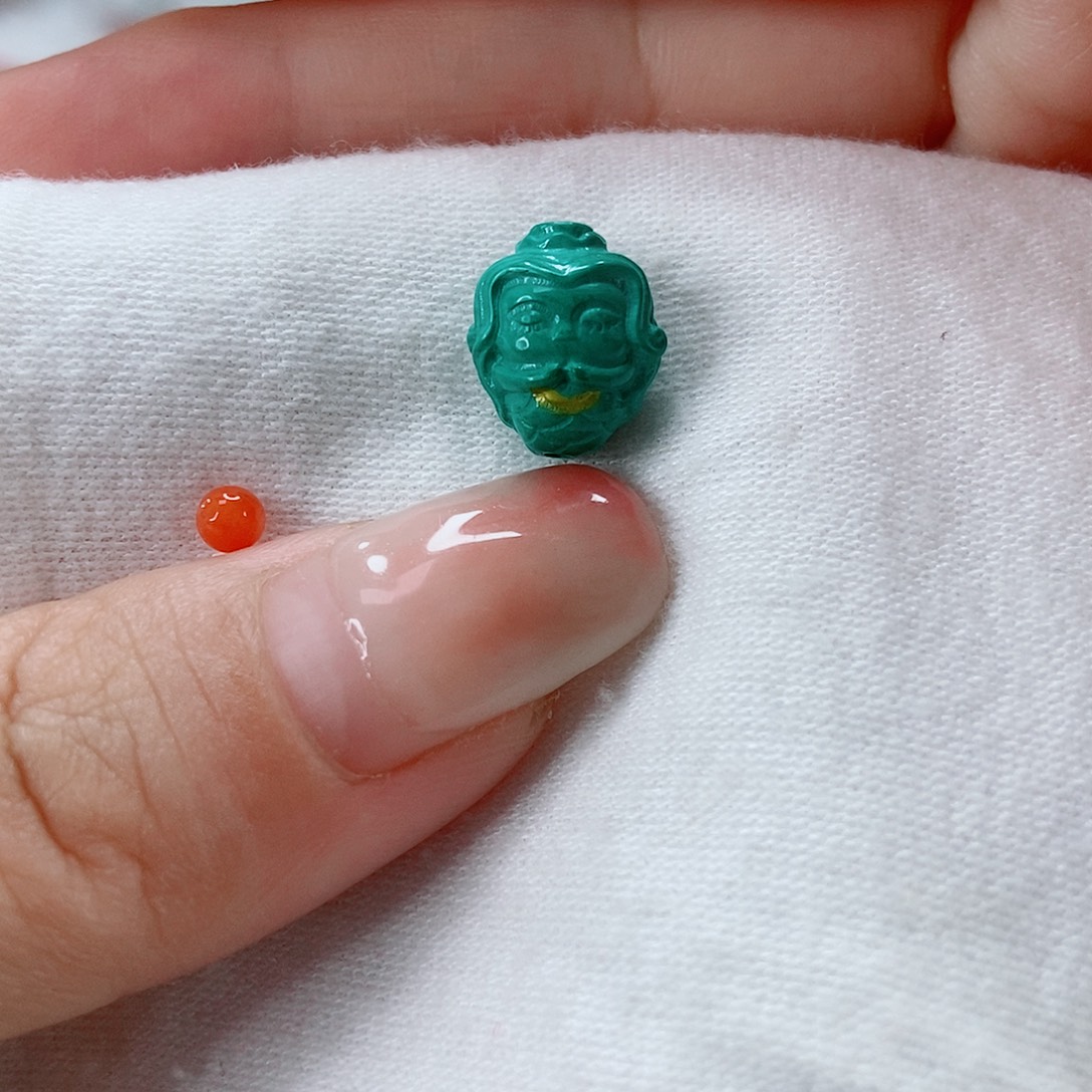 南红玛瑙未镶嵌珠宝奇石