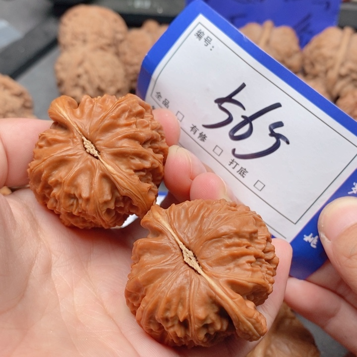 把件桃核41白狮子565号牌