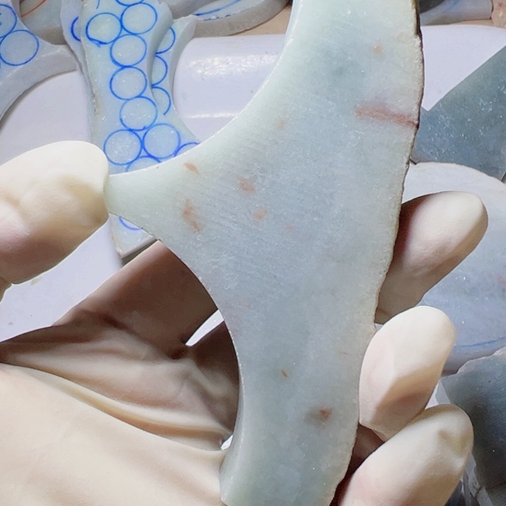 翡翠颈饰未镶嵌翡翠片料