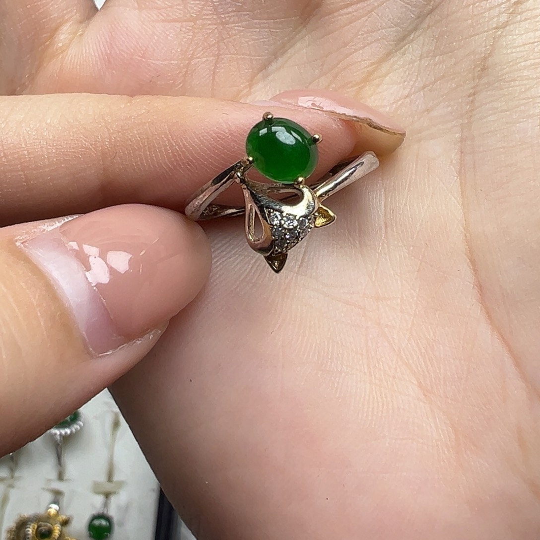 默***翡翠未镶嵌颈饰翡翠自选