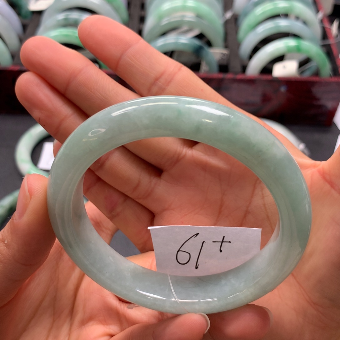 未镶嵌手镯翡翠手镯