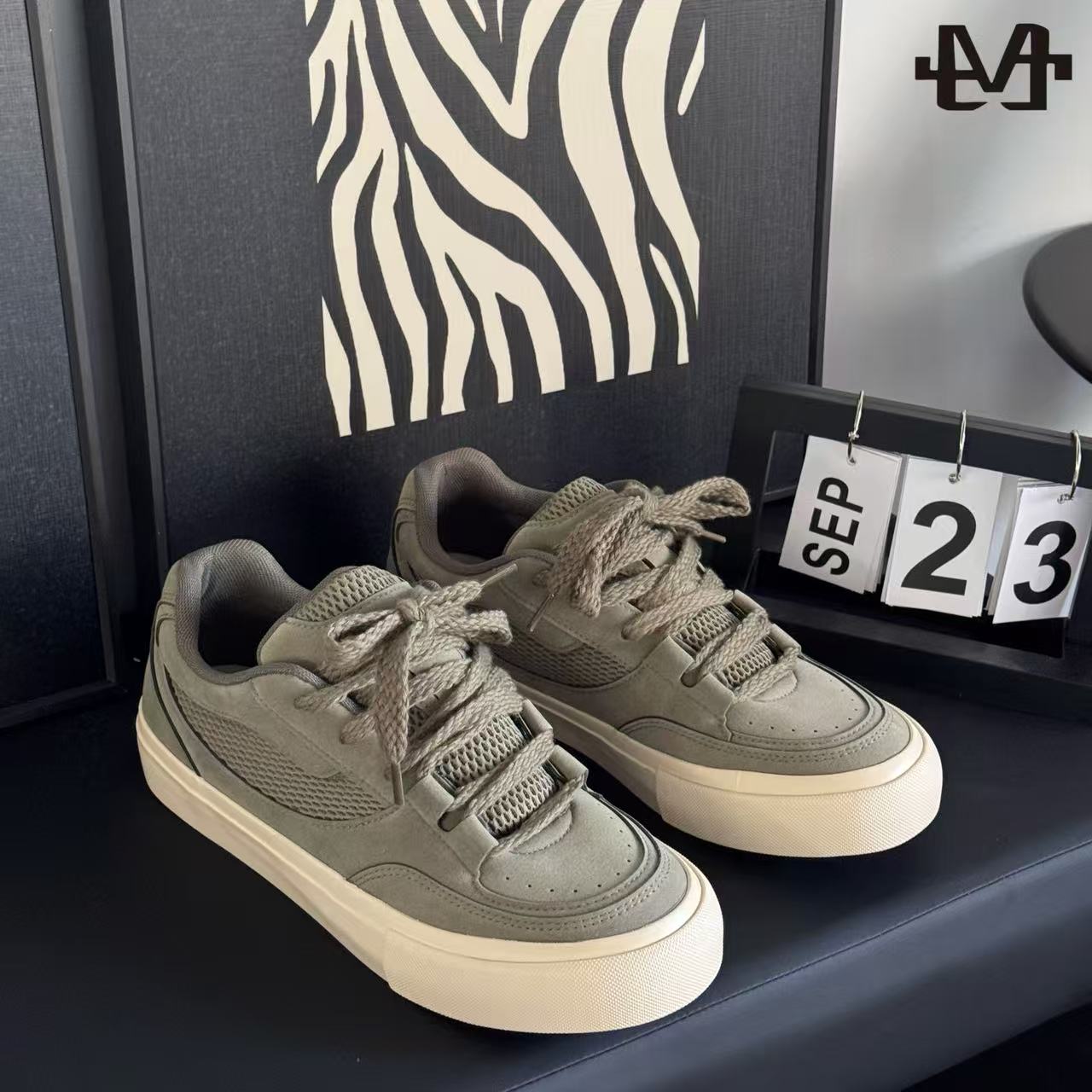 【原创设计】墨绿男鞋干净感痞帅板鞋2025新款秋季小众厚底面包鞋男