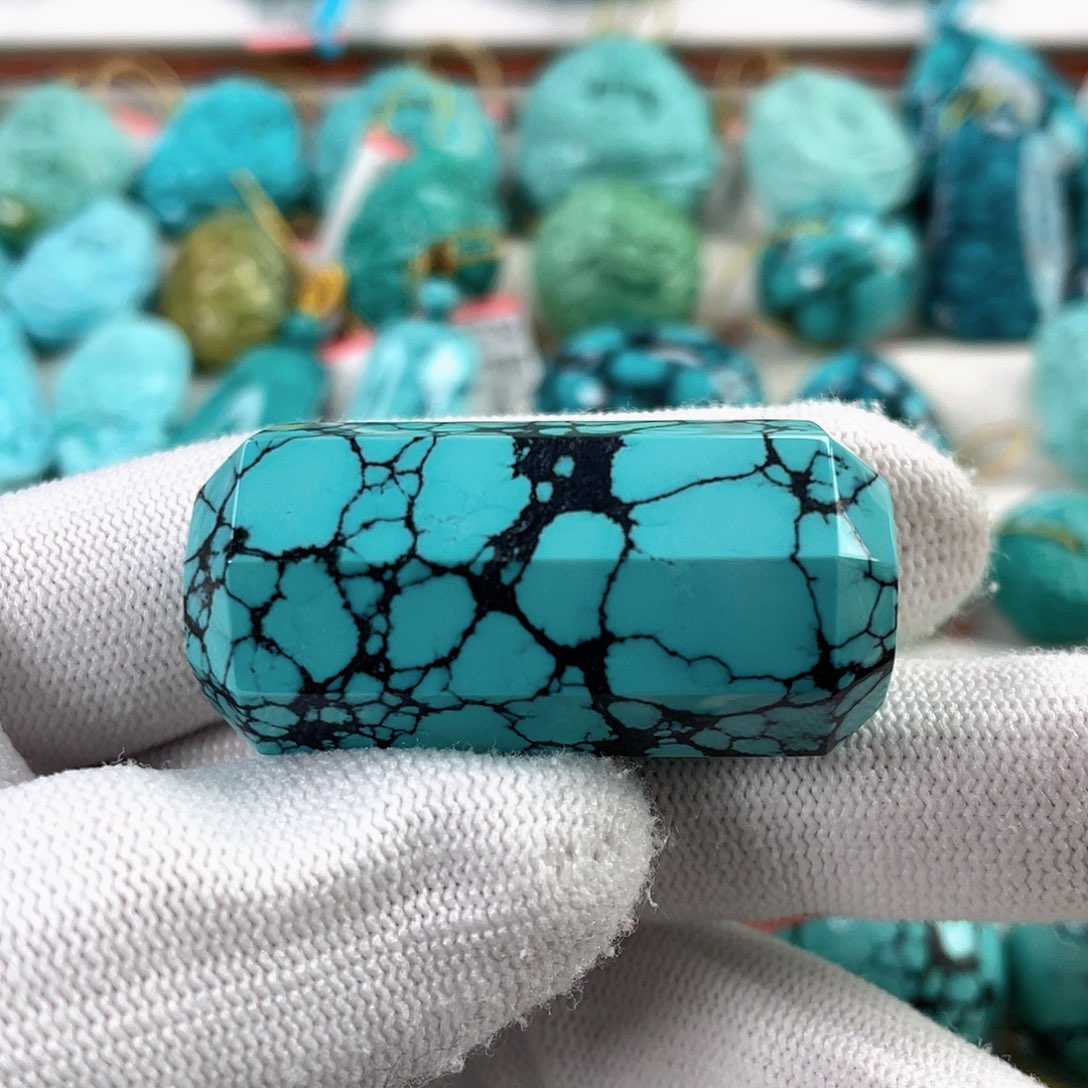 绿松石未镶嵌车挂