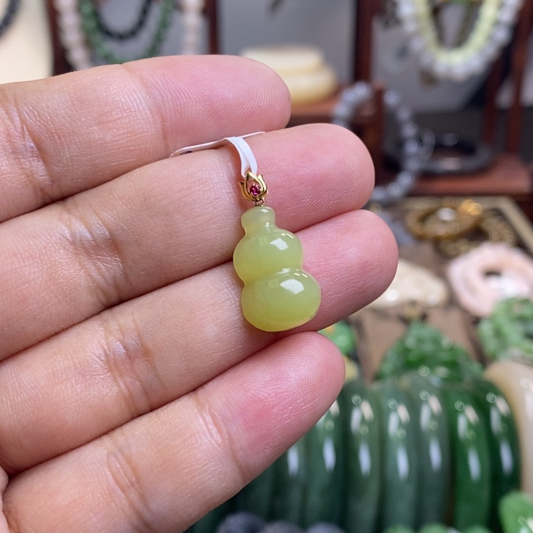 和田玉新疆黄口金镶葫芦吊坠未镶嵌