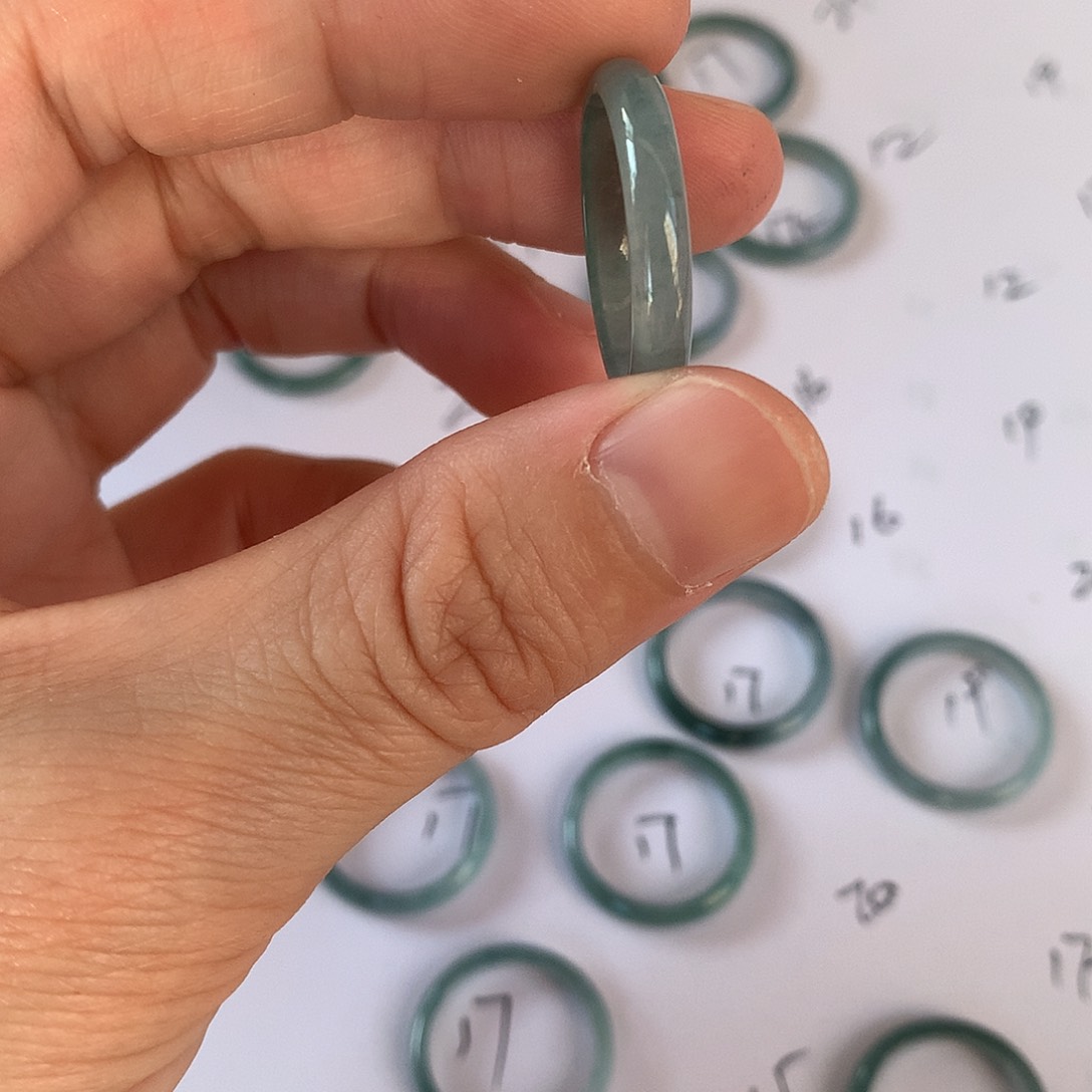 翡翠未镶嵌颈饰随**你戒指