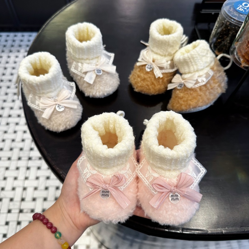 婴幼儿鞋子秋冬季0-1岁女宝宝公主风新款软底加绒保暖防滑步前鞋