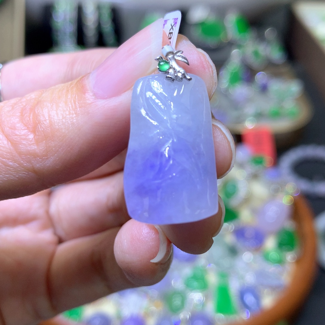 【闪购商品】翡翠颈饰18K金镶嵌翡翠吊坠项链