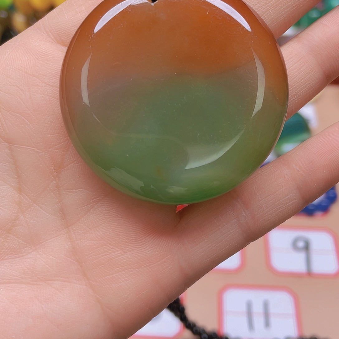 玛瑙/玉髓颈饰未镶嵌青*?