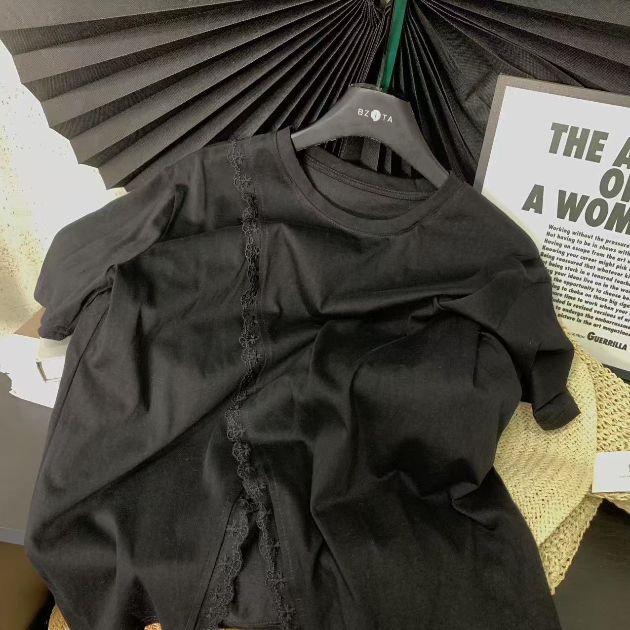 『雨美 Show』H053黑色时尚百搭开衩蕾丝短袖