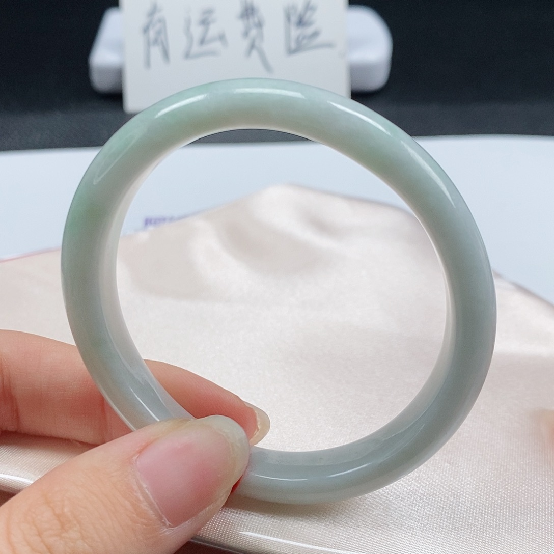 【闪购商品】翡翠手镯（贵妃镯）未镶嵌240号