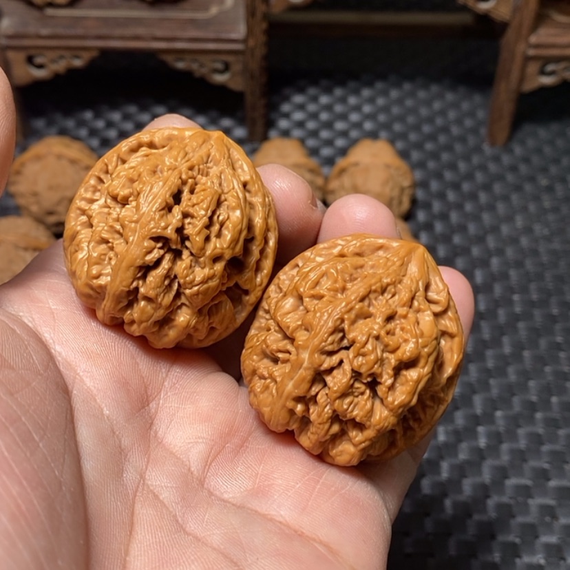 【闪购商品】文玩核桃吊坠40.5尺，有修粗筋