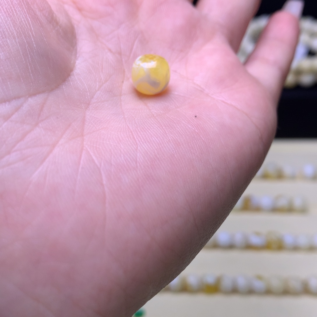 琥珀裸石未镶嵌8.5毫米