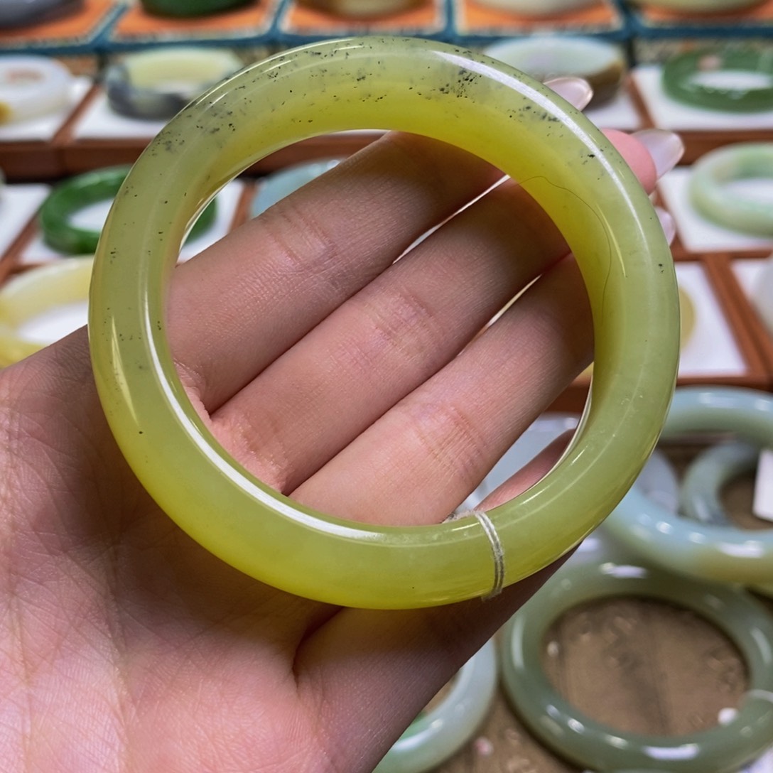 和田玉手镯未镶嵌若羌黄口飘青花56-57