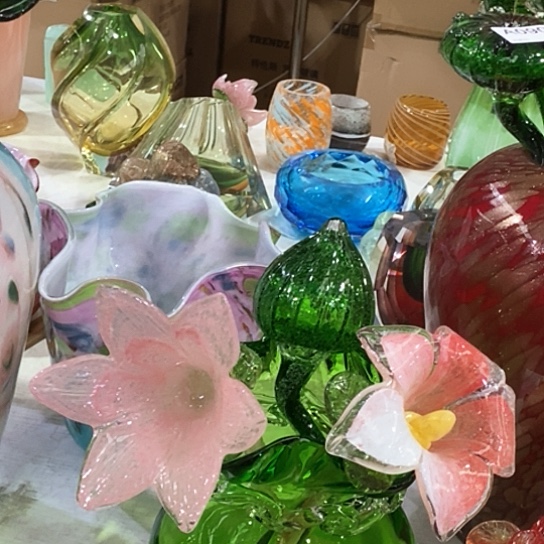琉璃花瓶高30厘米宽6厘米