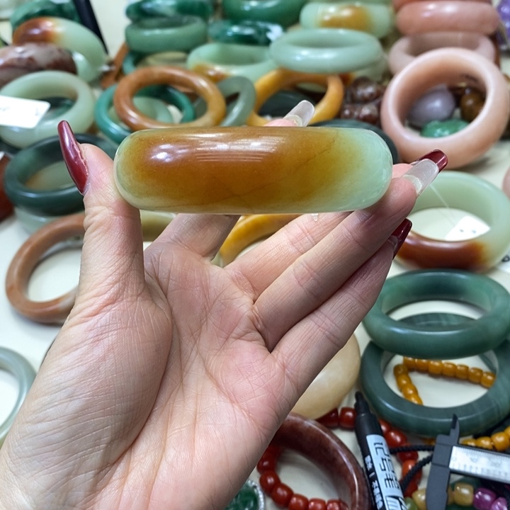 夢***影石英质玉未镶嵌手镯