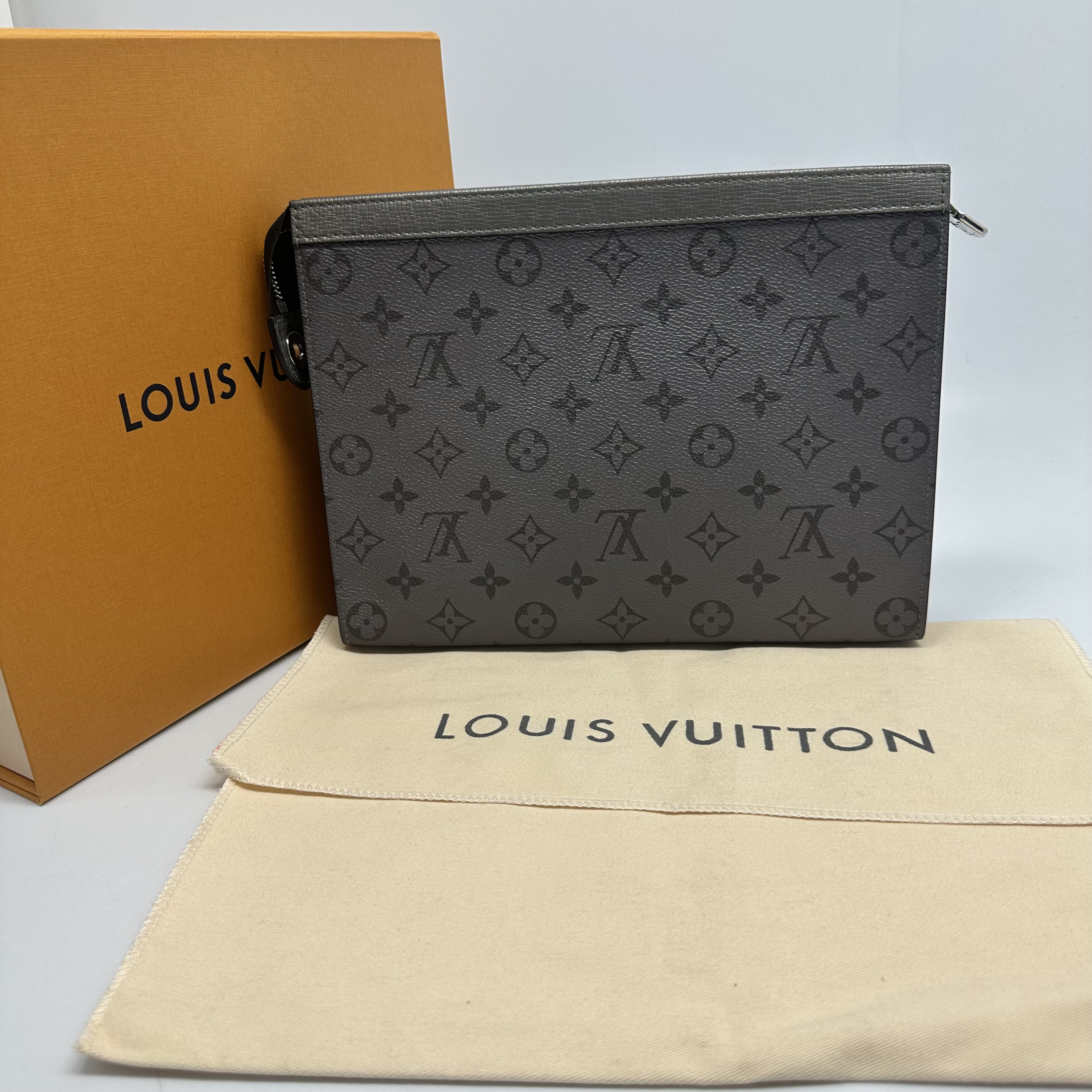 95新 LouisVuitton/路易威登 98新银色老花洗漱包6151