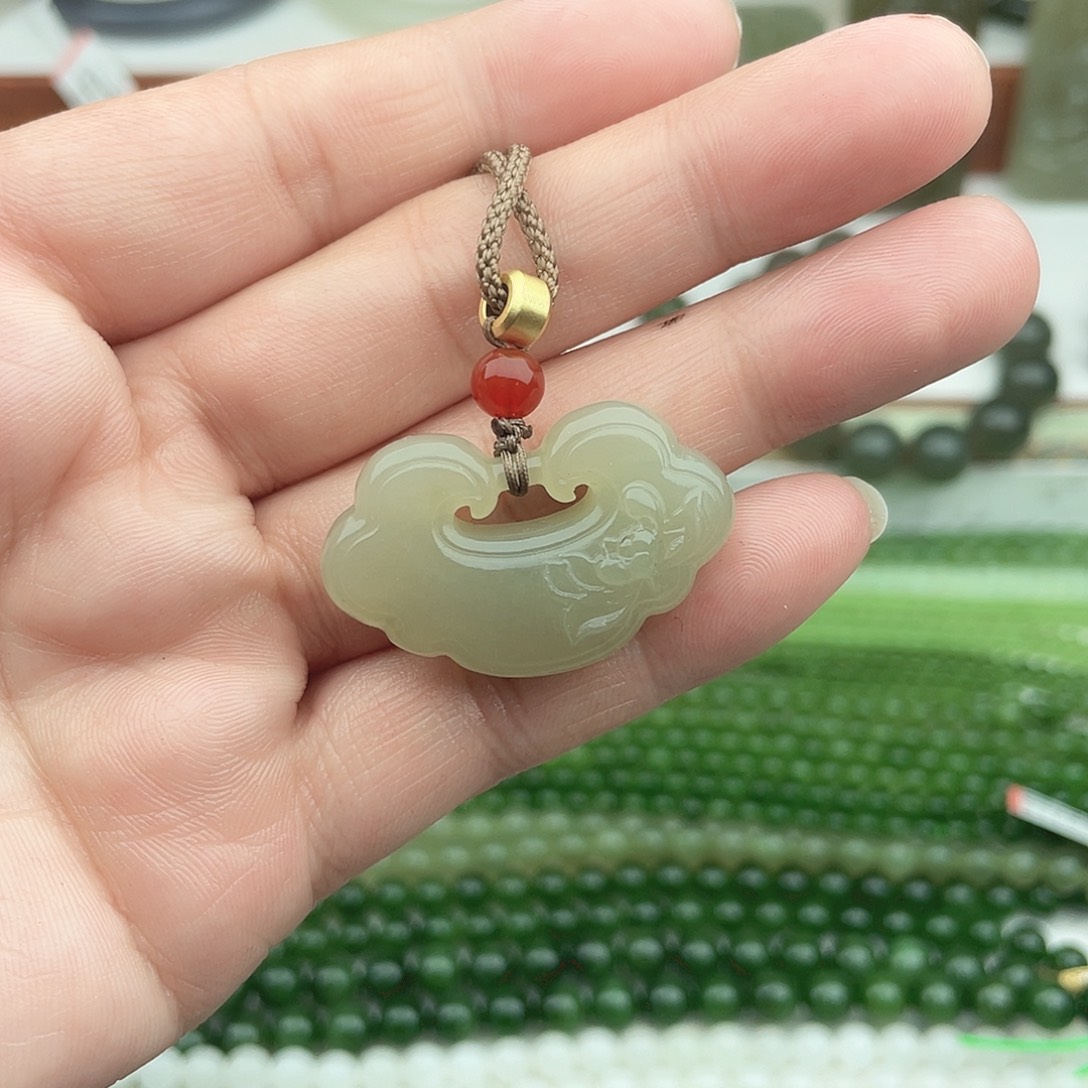 和田玉颈饰未镶嵌