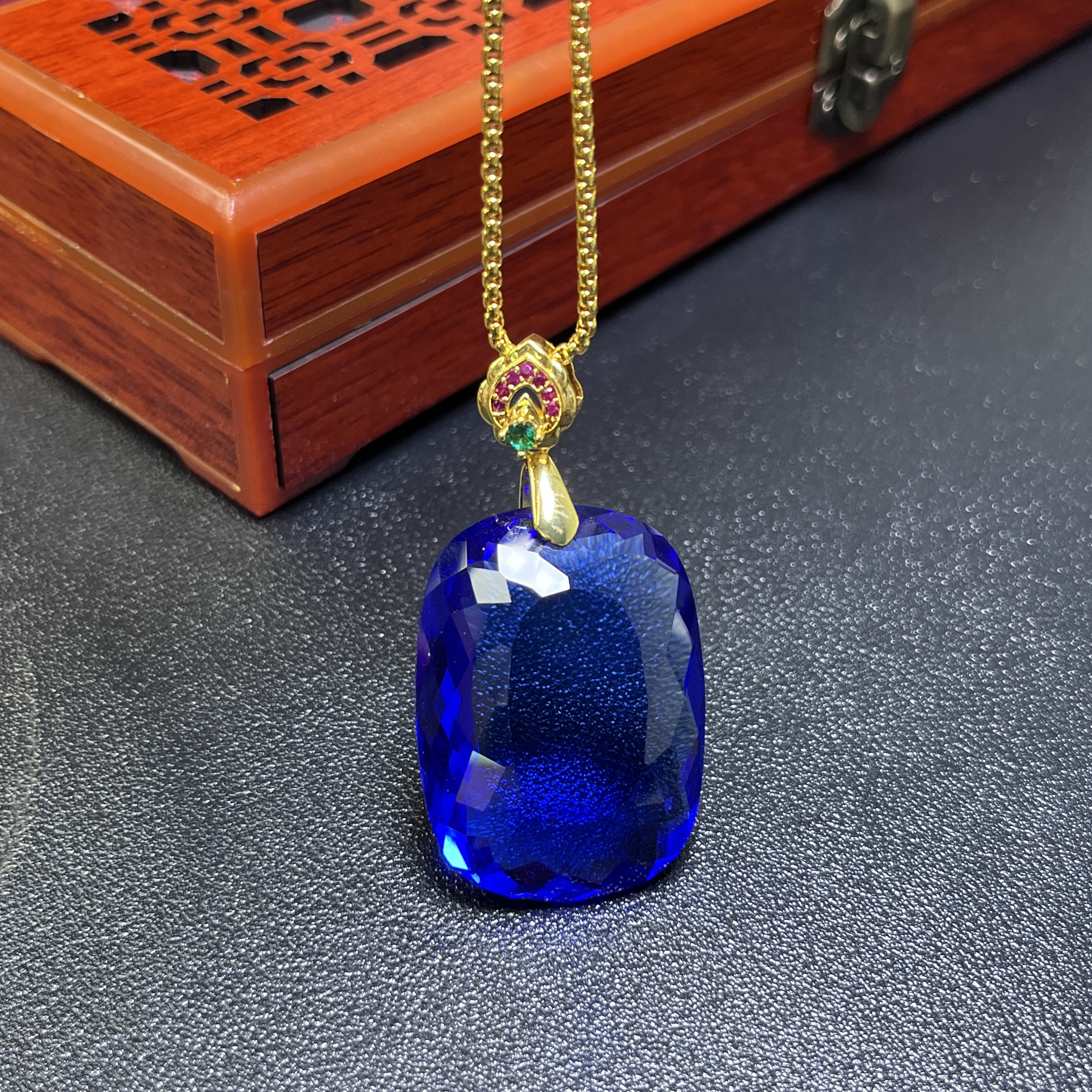 蓝宝石*QZY340时尚精美男女同款百搭吊坠