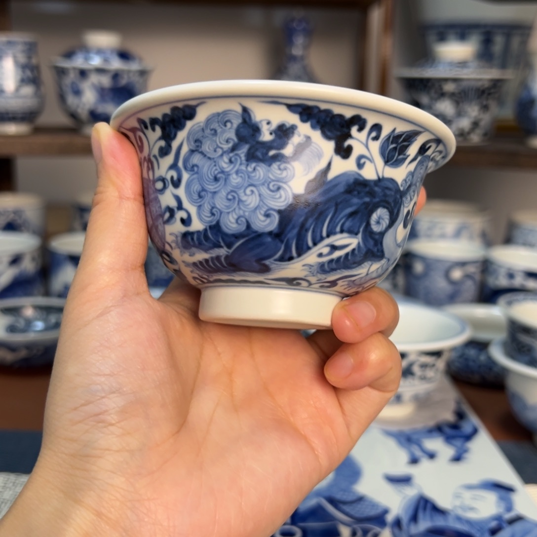 木***千景德镇纯手绘狮子压手