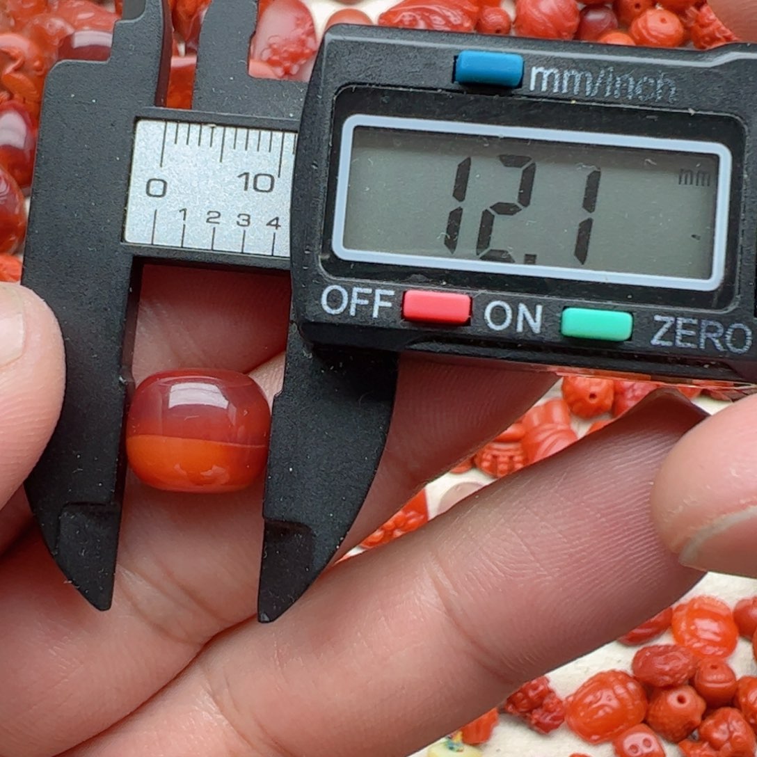 南红玛瑙配饰未镶嵌