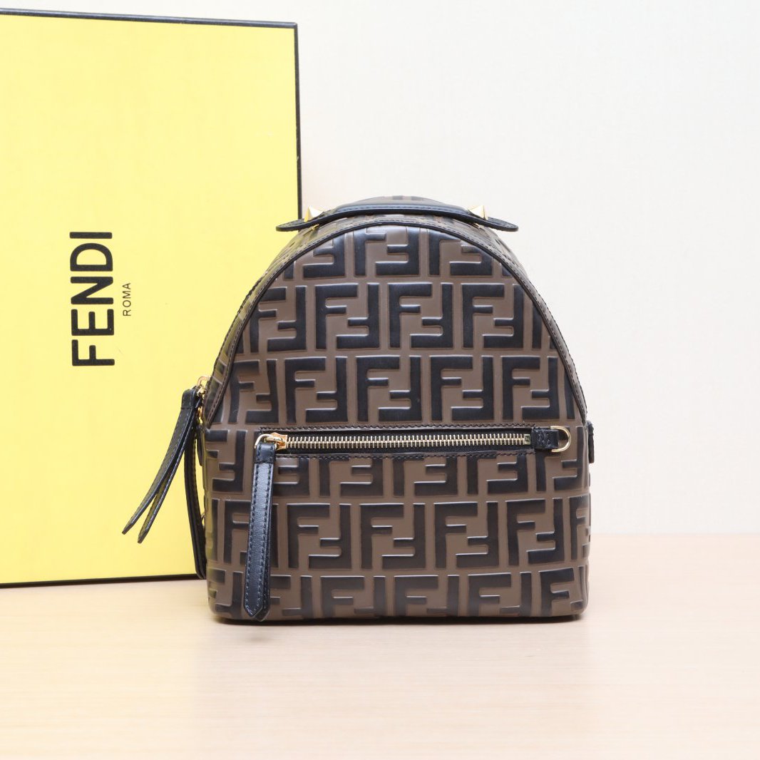 95新 FENDI/芬迪  老花 PVC 双肩包P205227211