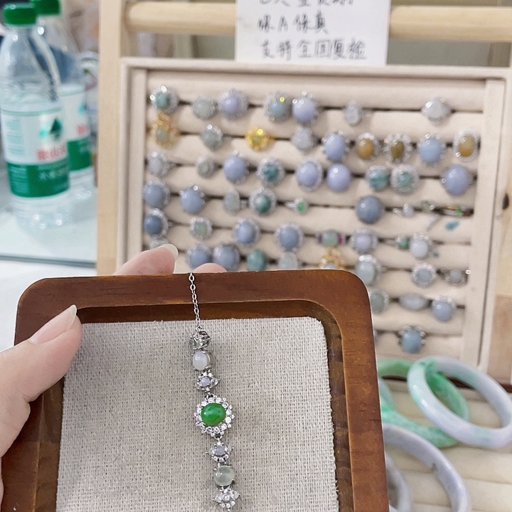 翡翠未镶嵌颈饰天然翡翠Ａ货