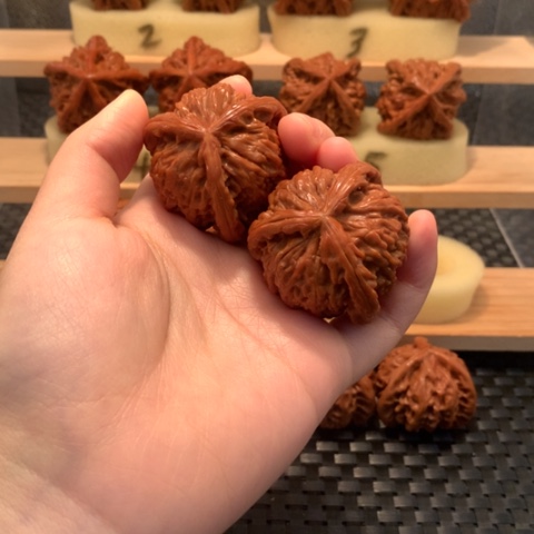 吊坠猴头核桃巅**跃白狮子