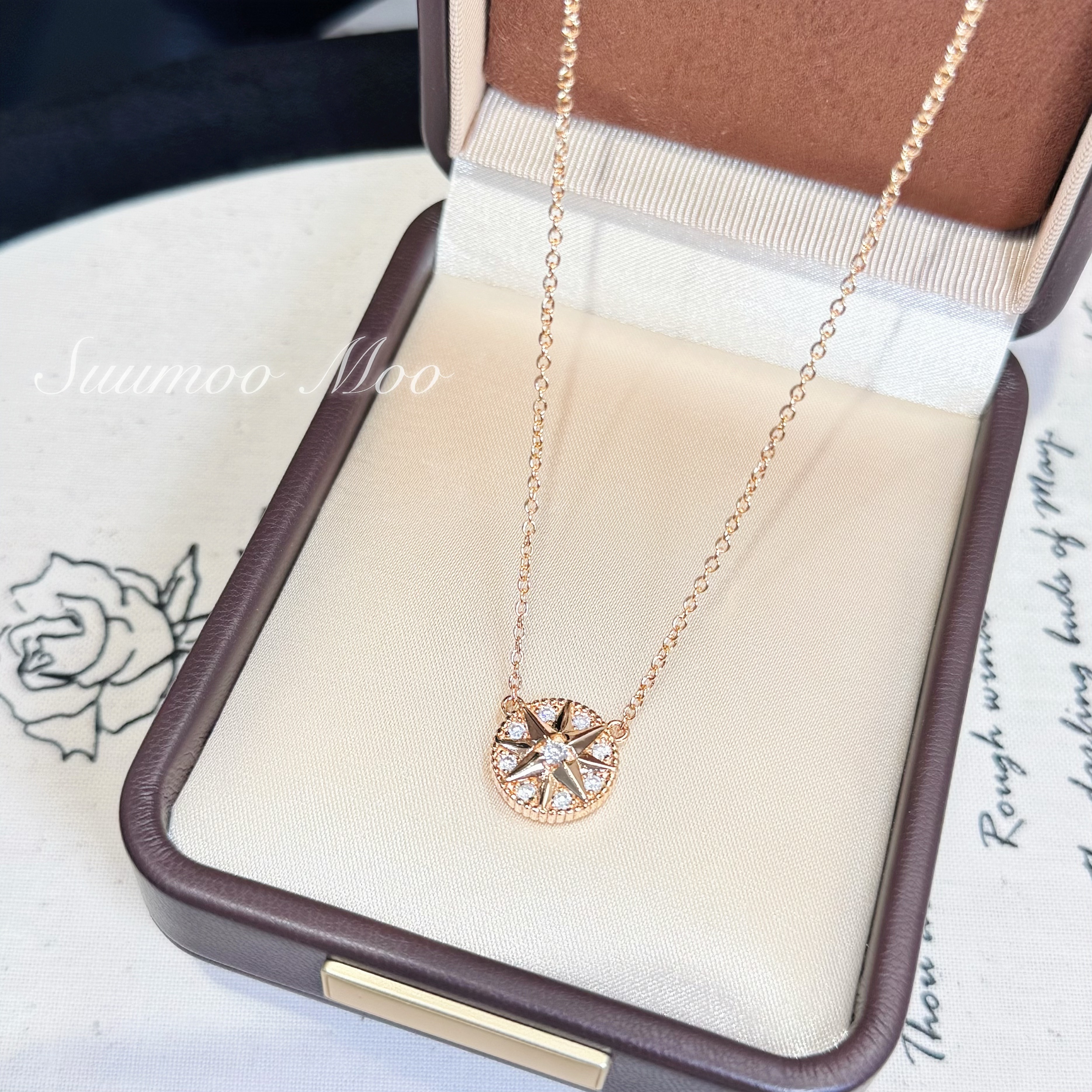 铜合金合成锆石项链 法式轻奢时尚双面幸运罗盘项链