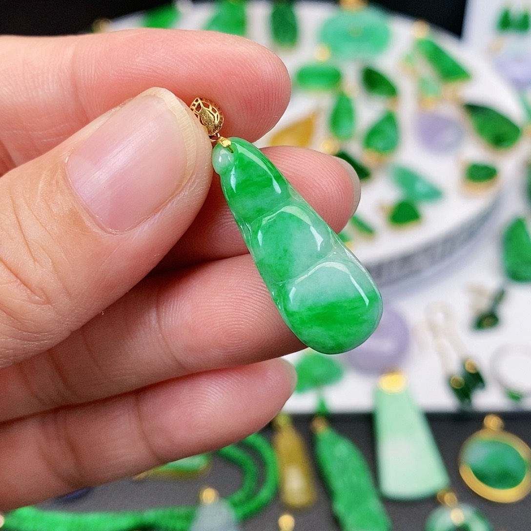 翡翠吊坠(不含链)18K金镶嵌