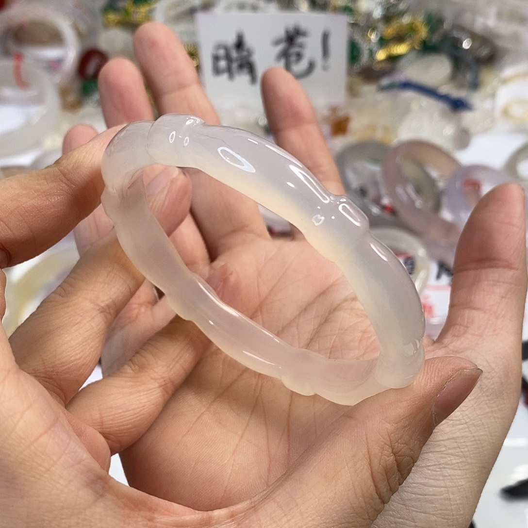 玛瑙/玉髓未镶嵌手镯A148。60.9圈