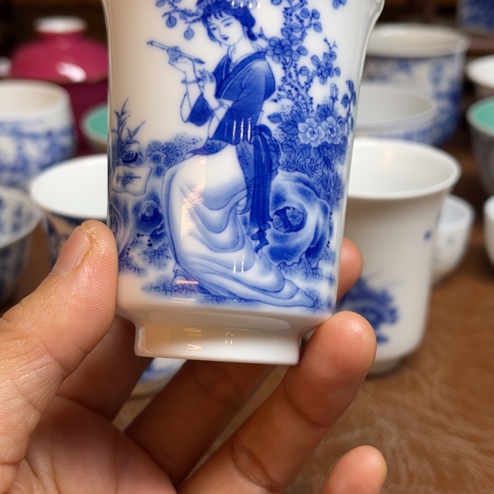 碗今天晚上的月亮好美哦