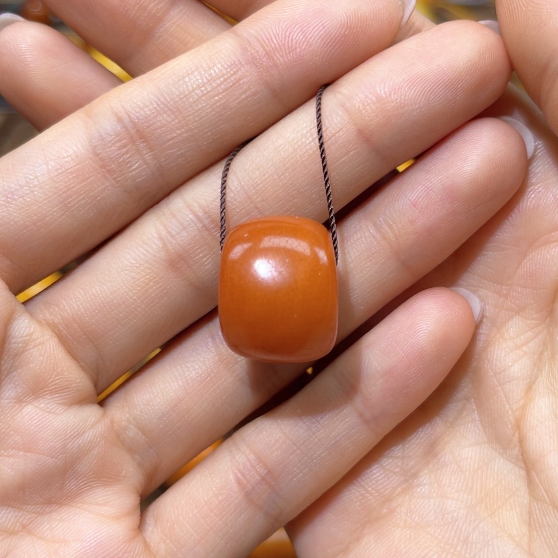 【闪购商品】琥珀裸石未镶嵌马蹄