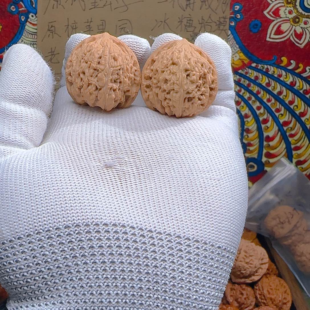 吊坠文玩核桃一代红玛瑙