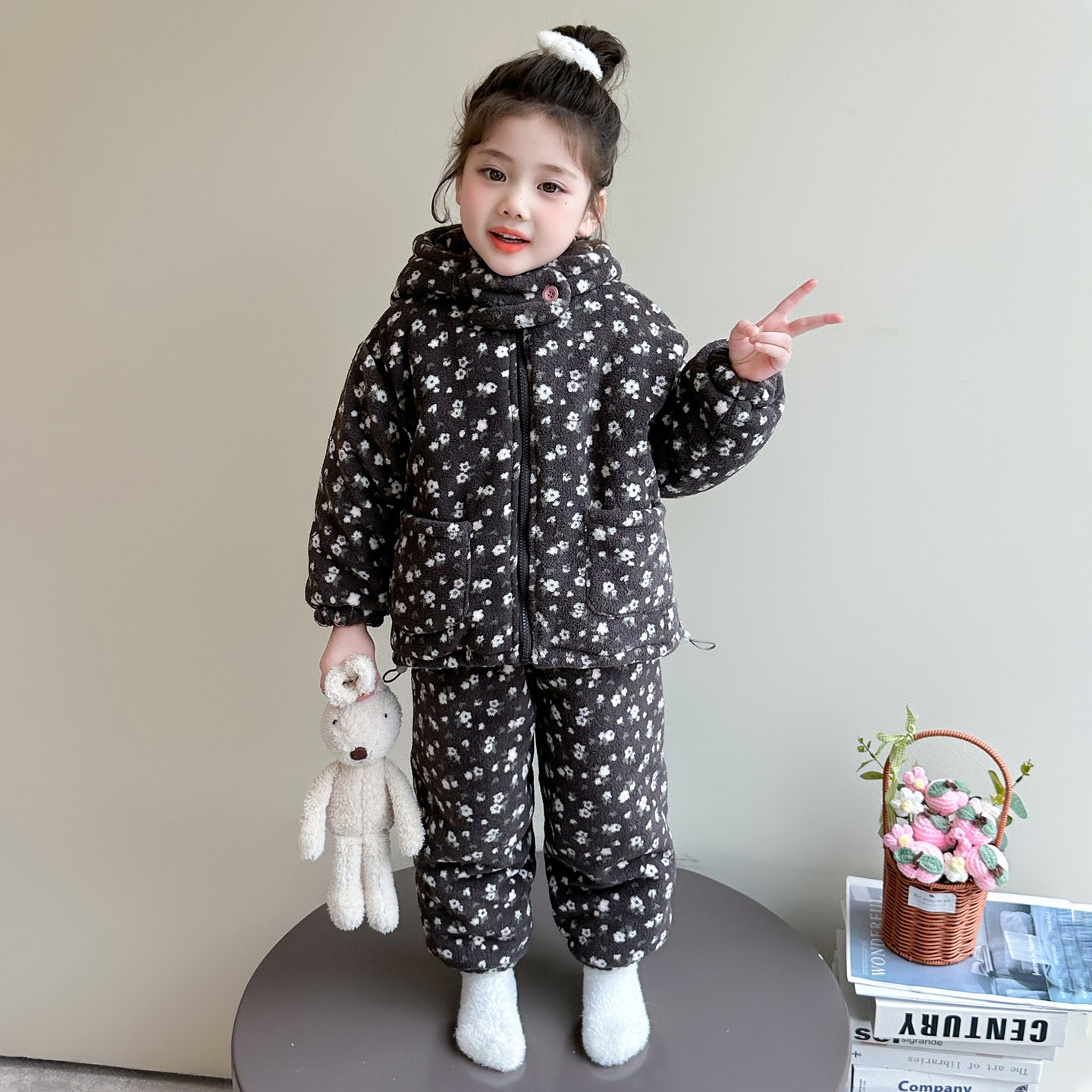 儿童三层加厚可外穿家居服2025冬季新款女孩棉裤连帽保暖外套睡衣