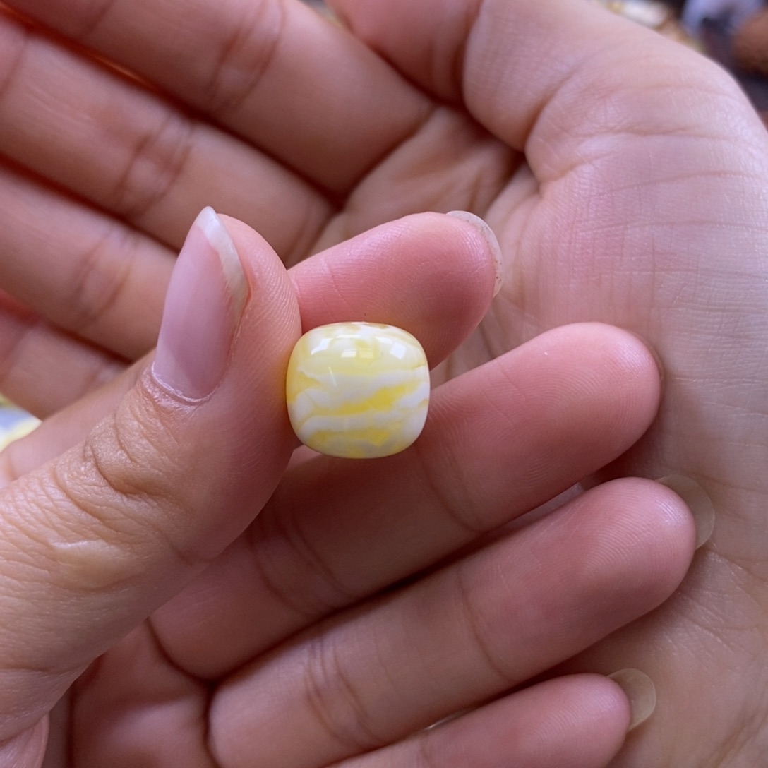 琥珀未镶嵌珠宝奇石13.1