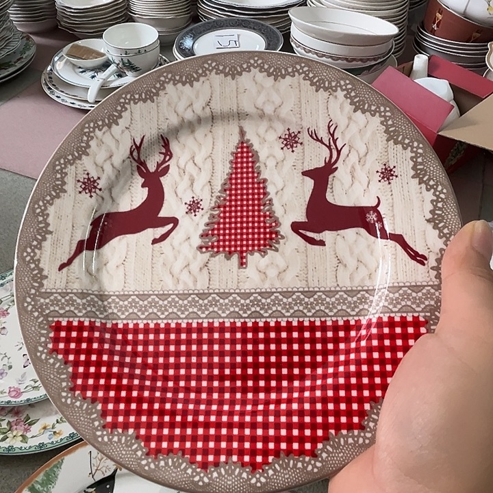 娜***姐新骨瓷两个红鹿7.5寸，默认微瑕