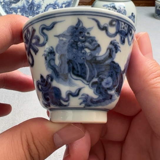 明续幽蓝，狮子如意马蹄杯
